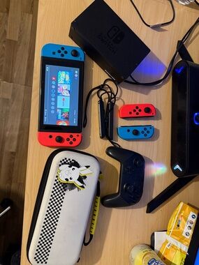 Nintendo Switch 1 Bundle + Pro Controller